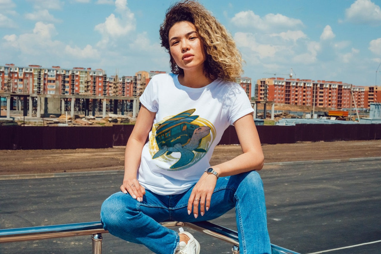 Turtle Surfer Kombi T- Shirt (Unisex Sizes)