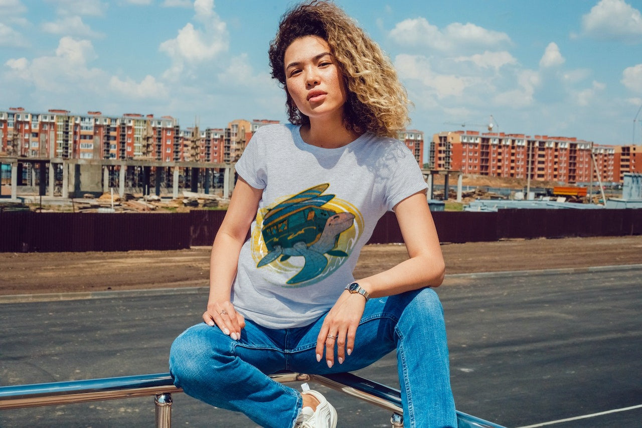 Turtle Surfer Kombi T- Shirt (Unisex Sizes)